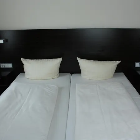 Hotell Fair Frankfurt - Europaallee Messe 3*