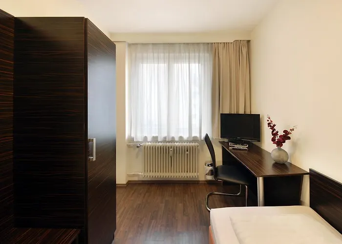 Hotell Fair Frankfurt - Europaallee Messe 3*