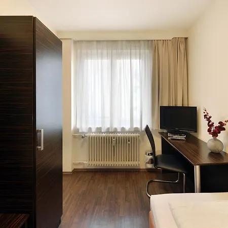 Hotel Fair Frankfurt - Europaallee Messe 3*