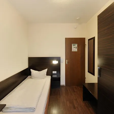 Fair Frankfurt - Europaallee Messe Hotel 3*