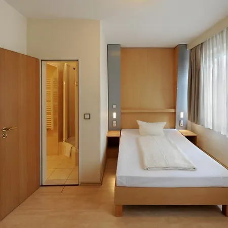 Fair Frankfurt - Europaallee Messe Hotel 3*