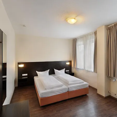 Hotel Fair Frankfurt - Europaallee Messe 3*