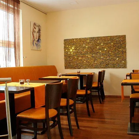 מלון Fair Frankfurt - Europaallee Messe