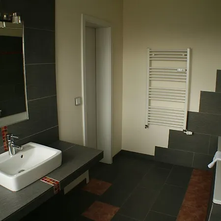 Fair Frankfurt - Europaallee Messe 3*