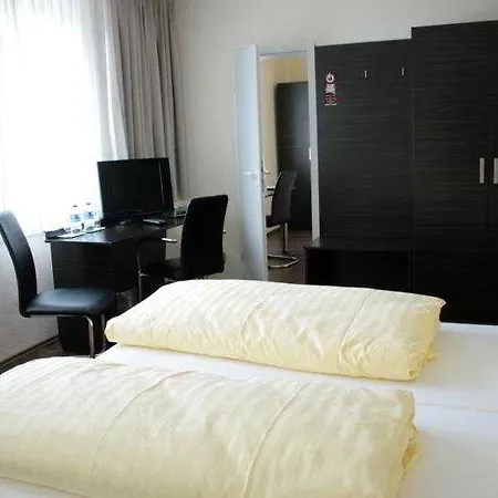 Fair Frankfurt - Europaallee Messe מלון