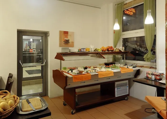 호텔 Fair Frankfurt - Europaallee Messe 3*