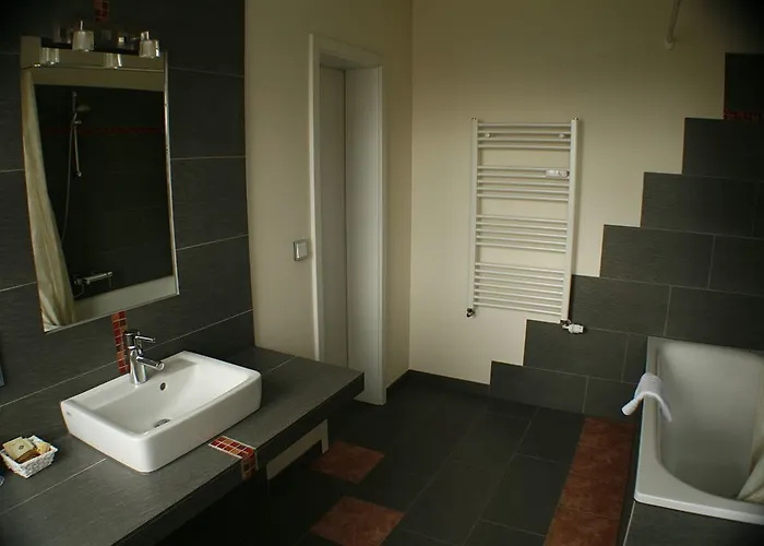 Fair Frankfurt - Europaallee Messe 3*