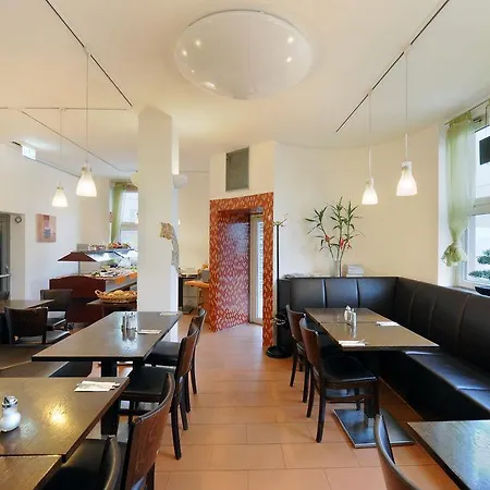 Отель Fair Frankfurt - Europaallee Messe