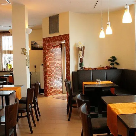 Отель Fair Frankfurt - Europaallee Messe Франкфурт-на-Майне