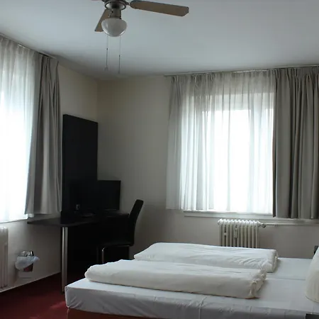 Отель Fair Frankfurt - Europaallee Messe